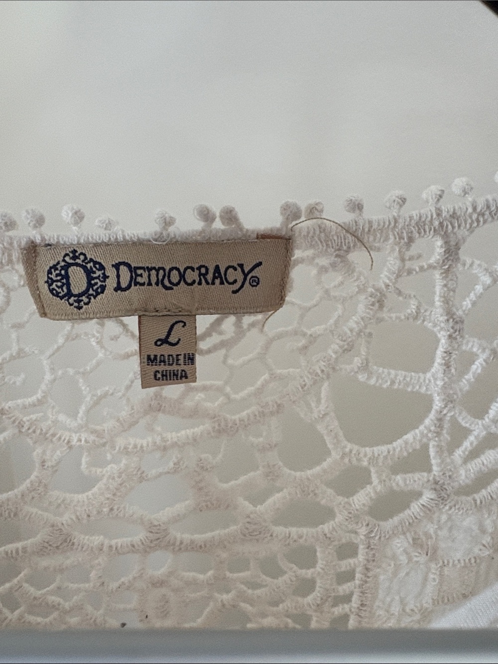 Democracy Boho Style Women’s Embroidered Top Sz Large - Picture 2 of 10